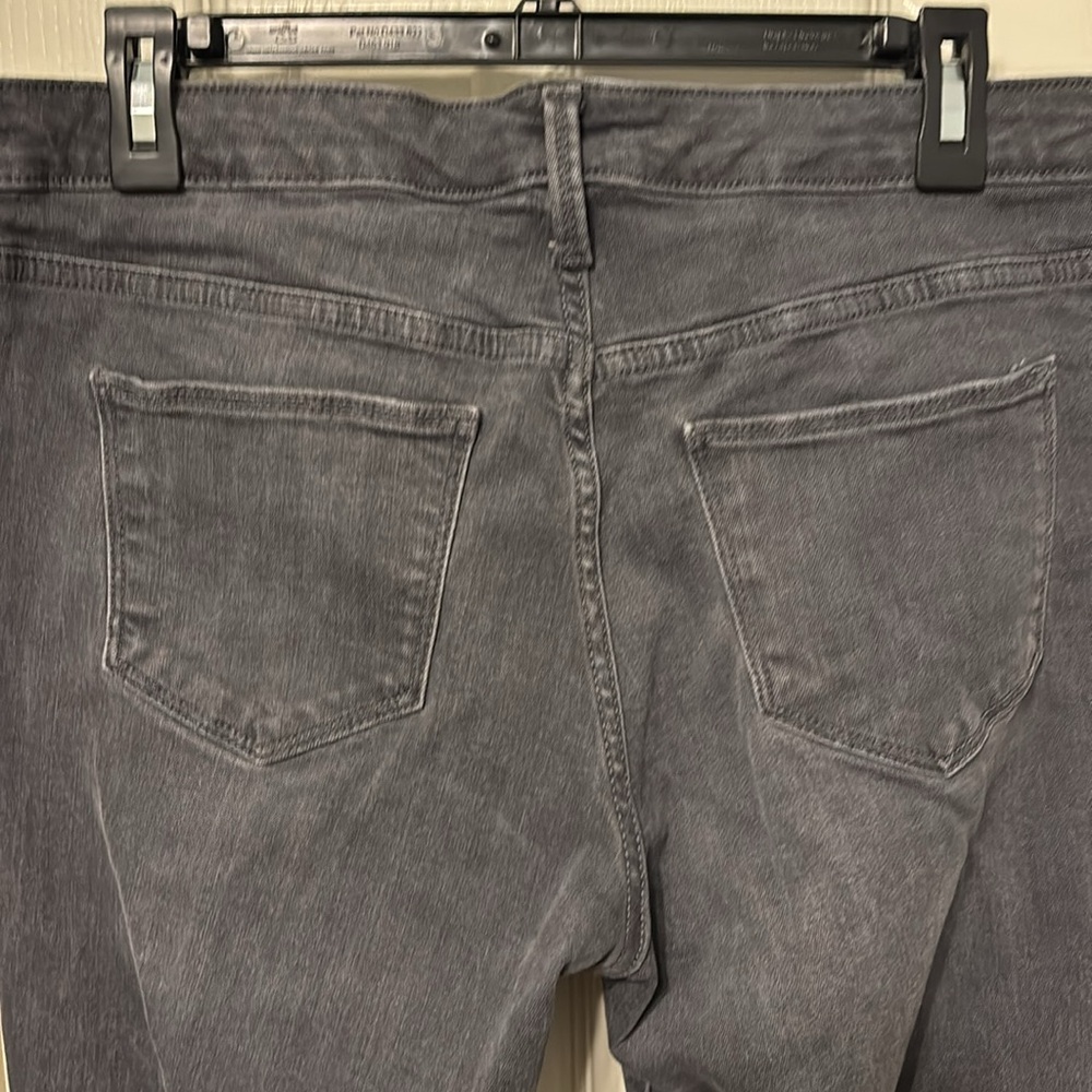 Universal Thread Distressed Mid-Rise Skinny Jeans - Picture 7 of 11